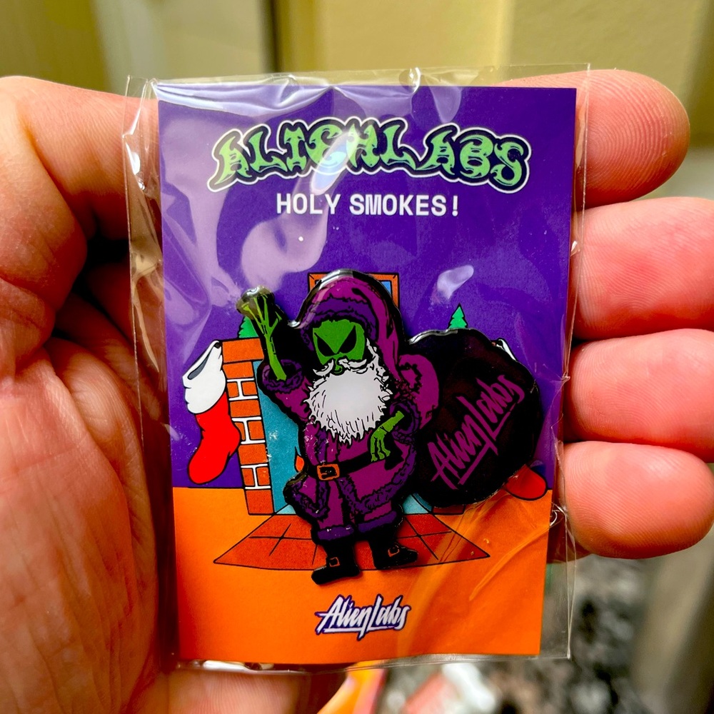 Alien Labs Holidays Pin